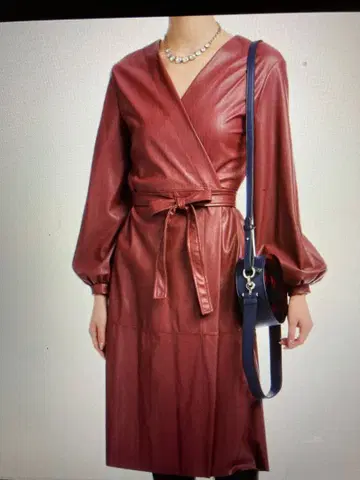 MAX&Co. 미사용품! 에코 가죽 버건디 컬러 랩 원피스