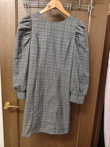 체크 무늬 퍼프 슬리브 미니 원피스와 미니 스커트 세트