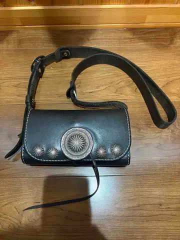 럭키존 숄더 월렛