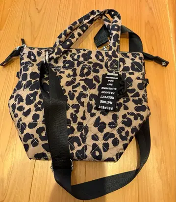 BAYFLOW 참 포함 3Way 퀼팅 토트백 레오파드