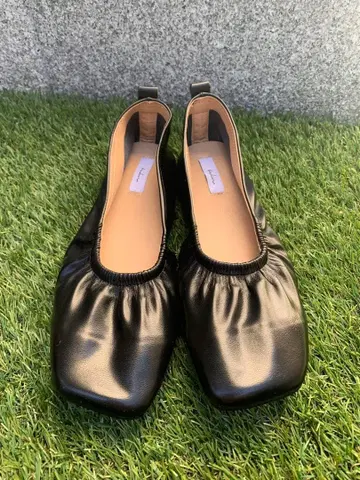 [컨디션 최상] tukn 투쿤 소프트 개더 펌프스 스퀘어토 플랫