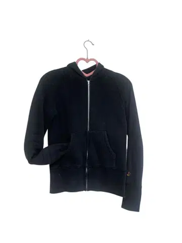 드레스트리아 블랙 지퍼 후드티 후드 부착