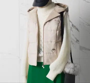 [택 포함] Rene 퀼팅 베스트 / 후드 부착 / 베이지 34