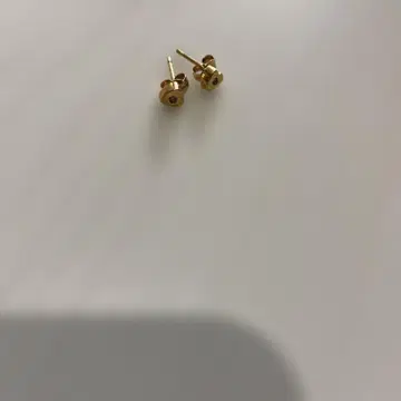 골드 스터드 귀걸이