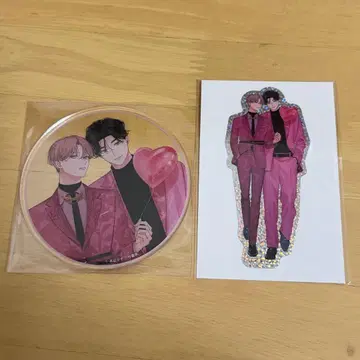 밑면이 넓은 페이크 팩트 립스 아크릴 코스터