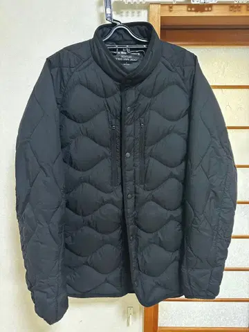 UNIQLO 화이트 마운티니어링 하이브리드 다운 자켓