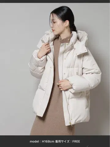 새상품급 미사용 새상품 아이보리 후드 부착 (탈부착 가능)