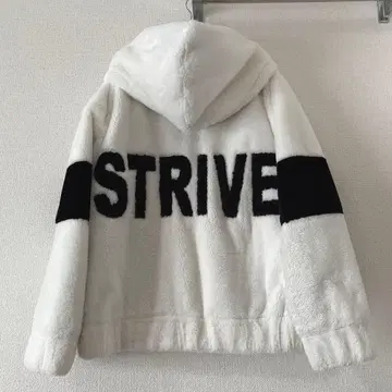 새상품급 퍼 후드티 백 로고 화이트 블랙 STRIVE