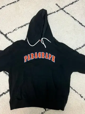 PARAGRAPH 블랙 후드 부착 후드티