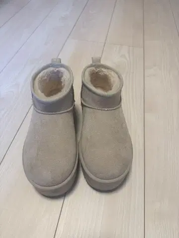 베이지 스웨이드 숏부츠