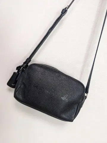 아네스베 가죽 숄더백 블랙