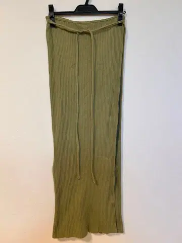 BASERANGE 카키 리브 타이트 스커트