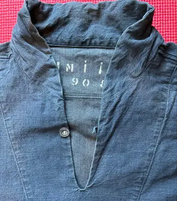 UNII 908 다크 블루 하이넥 셔츠