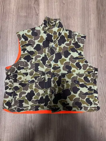 카모플라쥬 패턴 다운 베스트