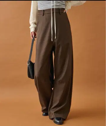 25AW 커브 슬랙스 mystic 브라운0