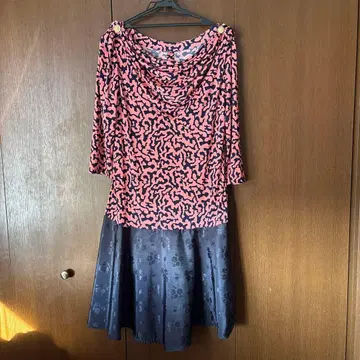 드레이프넥 플레어 스커트 원피스