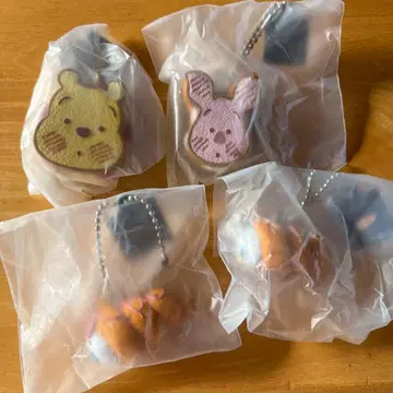 누이빵 디즈니 캐릭터 미니어처 키체인 4개 세트 세미 컴프