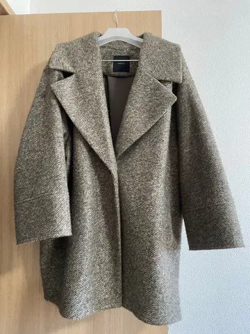 스픽 앤 스팬 W 슬리버 헤링본 미들 코트