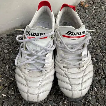 미즈노 모렐리아 네오 축구화