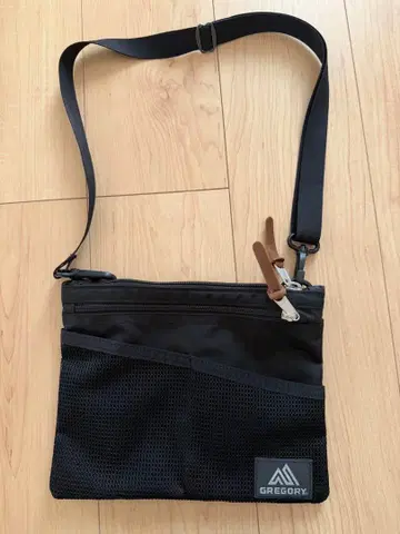 그레고리 숄더백 클래식 사코슈 M