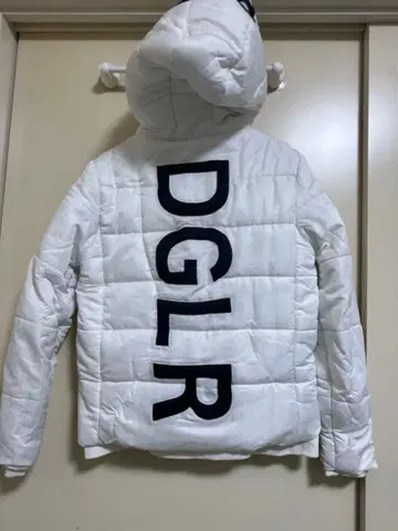 화이트 DGLR 다운 자켓 후드 부착