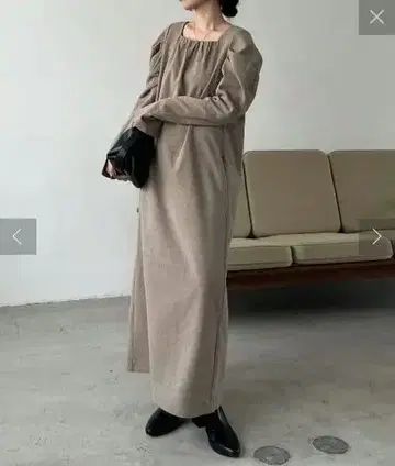 2025AW 택 포함 미사용 스퀘어 퍼프 원피스 카프리슈르마쥬