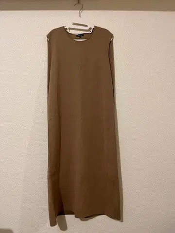 INDIVI 슬리브리스 롱 원피스 38 브라운