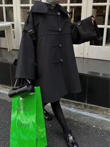 [ willfully ] 판초 코트 블랙