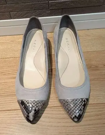 REGAL 그레이 스웨이드 펌프스 플래티넘