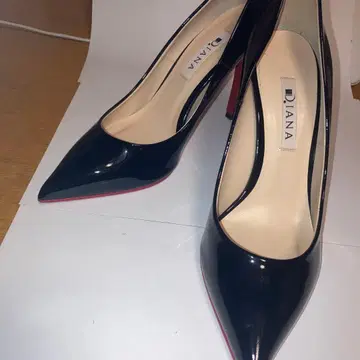 DIANA 블랙 스틸레토 하이힐