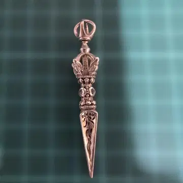 새상품급 ZOCALO.BIRD.DORJE.DAGGER 펜던트