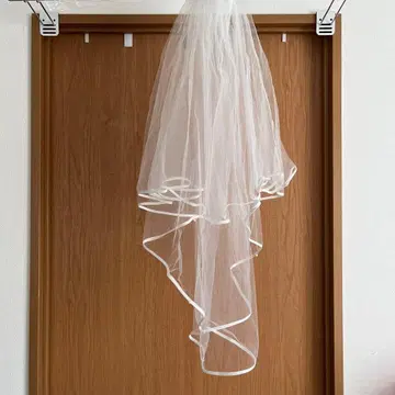 화이트 펄 장식 숏 웨딩 베일