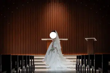 웨딩 베일 화이트 코움 부착