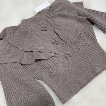 택 포함 새상품 프릴 니트 스웨터 M