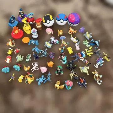 포켓몬 몬코레 세트 약 50체와 공 등