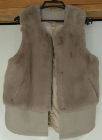 브라운 퍼 베스트