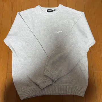 X-LARGE 스탠다드 로고 크루넥 니트