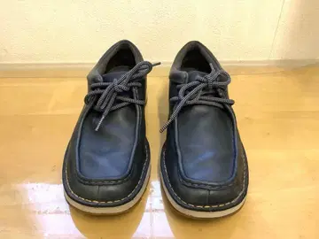 Clarks 네이비 가죽 캐주얼 슈즈
