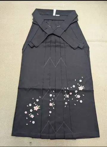 새상품 여자 하카마 자수 블랙 87cm