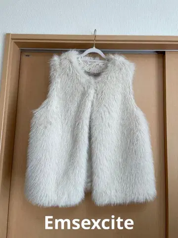 [컨디션 최상] Emsexcite 퍼 베스트 화이트