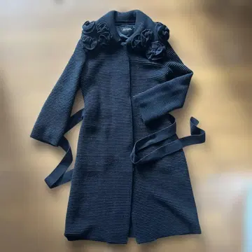 [ 컨디션 최상 ] 마담 조콘다 플라워 모티브 블랙 니트 코트