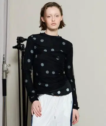 [ 메종 스페셜 ] 25AW 시어 도트 레이어드 상의