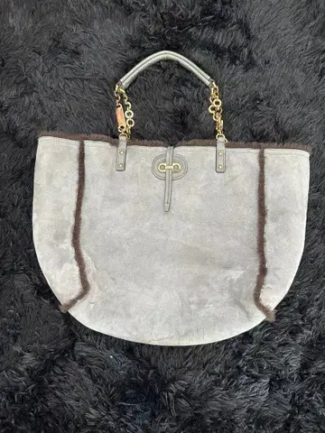 페라가모 스웨이드 퍼 토트백