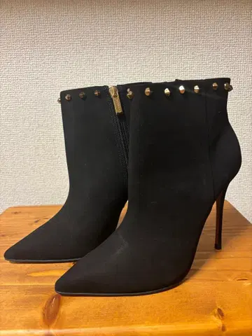 스터드 장식 블랙 스웨이드 부츠 23cm