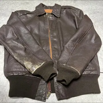 다크 브라운 가죽 자켓