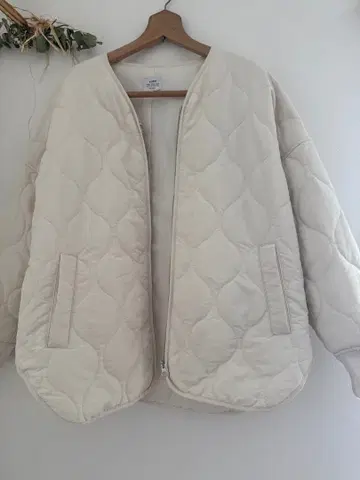 coen 퀼팅 자켓 L 사이즈 아이보리