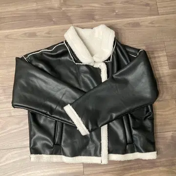 dazy 블랙 무스탕 코트