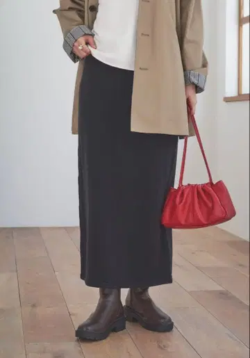 UR TECH 200일 니트 스트레이트 스커트