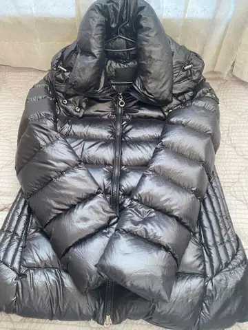 TATRAS 블랙 다운 자켓