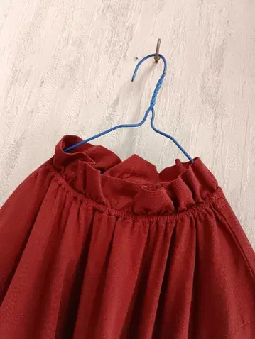 아두이트리스테스 LOISIR 예쁜 색 코튼 프릴 달린 상의